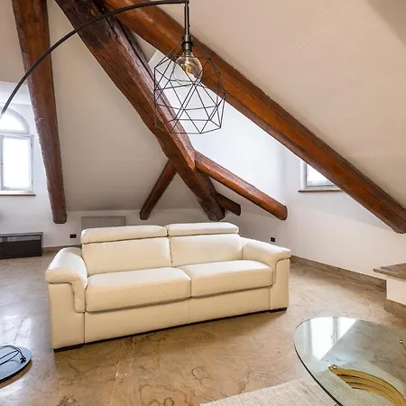 Appartement Piazza Castello 1 *