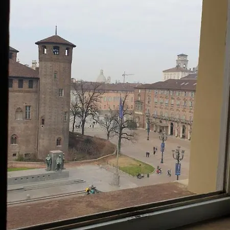 Piazza Castello 1 Apartment *